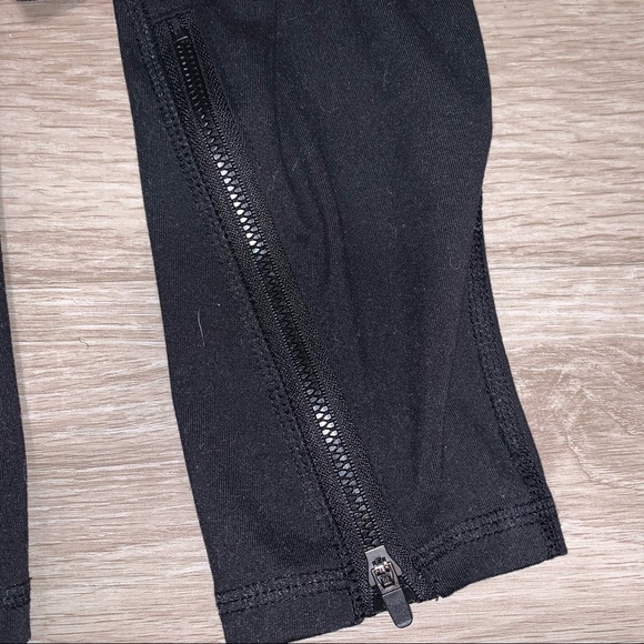 Black leggings with zippers - Picture 2 of 6